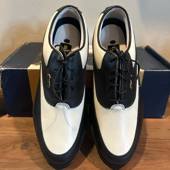 FootJoy DryJoy Classic Women’s Spiked Golf Shoes-Black And White-Size 7 NIB⛳️ - Picture 2 of 4